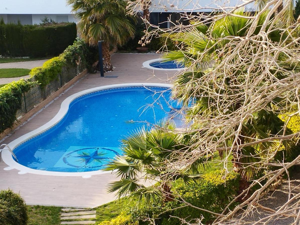Family In With Garden And Shared Pool 60 M² Appartement *